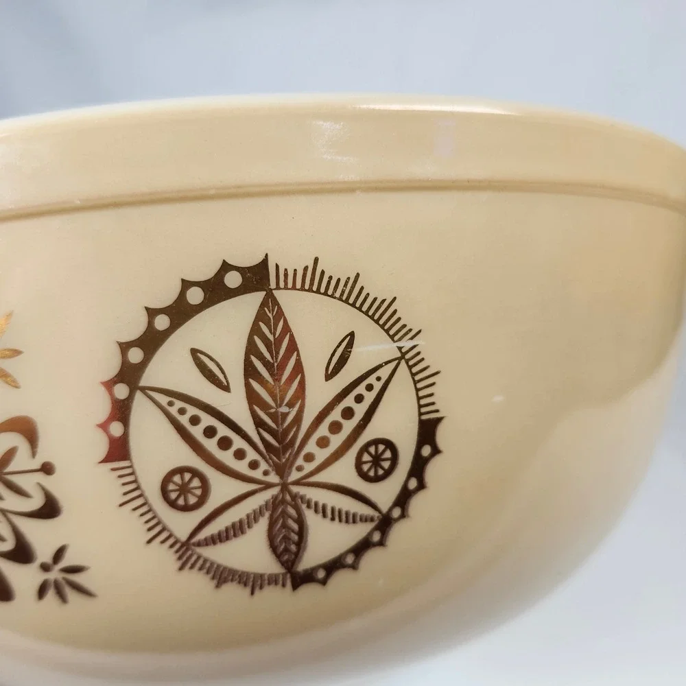 Vintage Pyrex 404 Promotional Gold Hex Signs Beige Gold Mixing Bowl 4 Quarts VTG